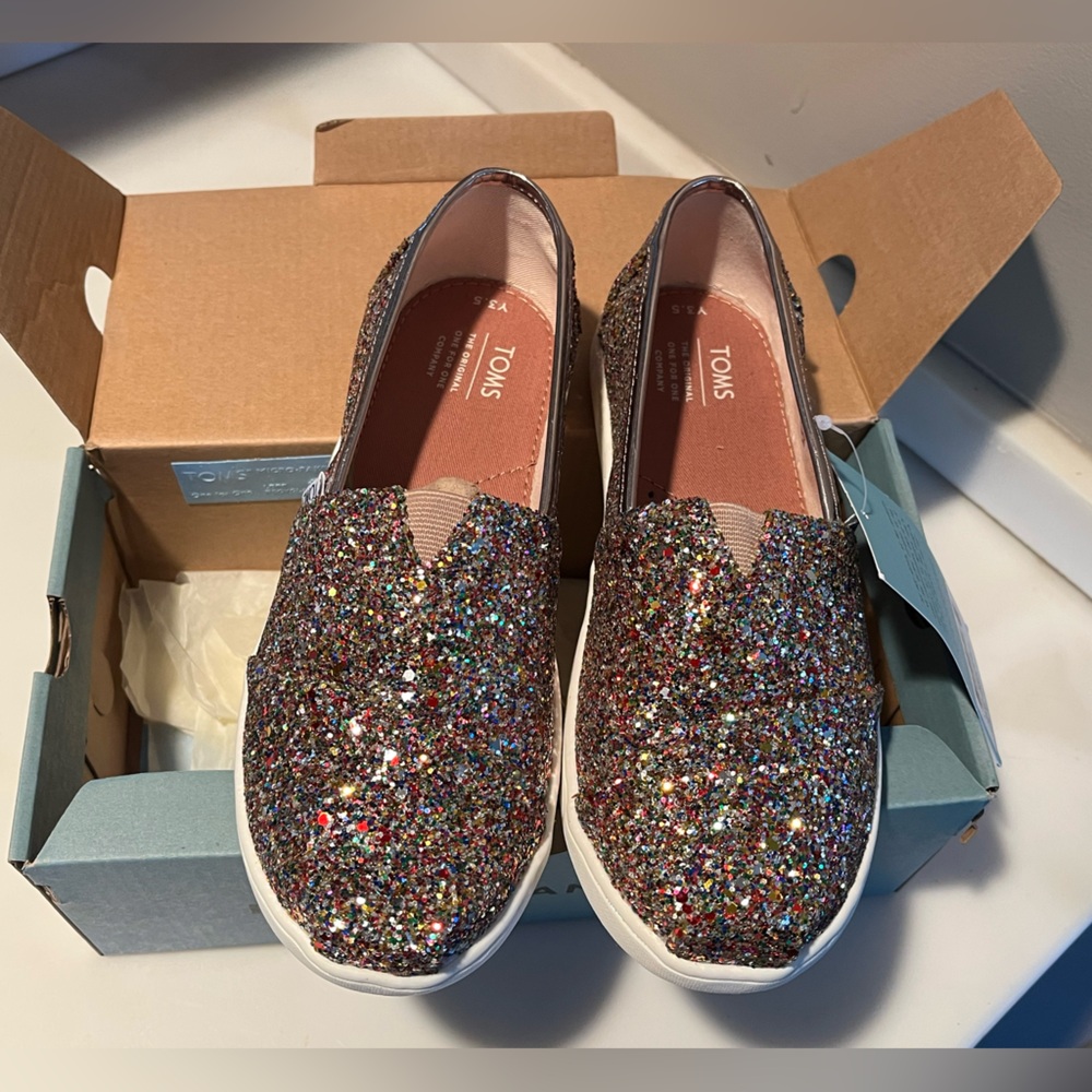 NEW!! TOMS Classic Multi Party Glitter Shoe, Size 3.5Y